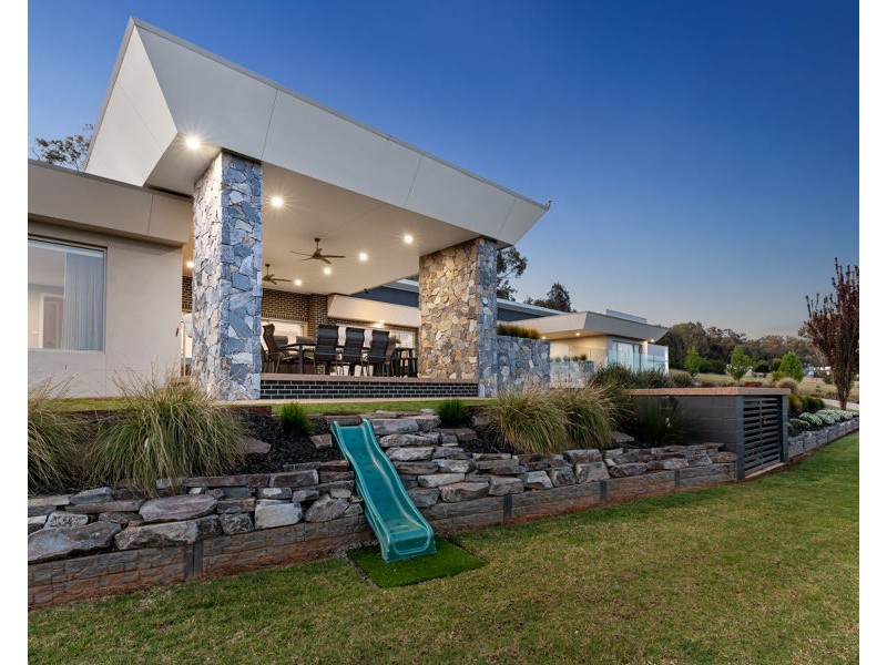 4 BULLER PLACE, Tatton NSW 2650