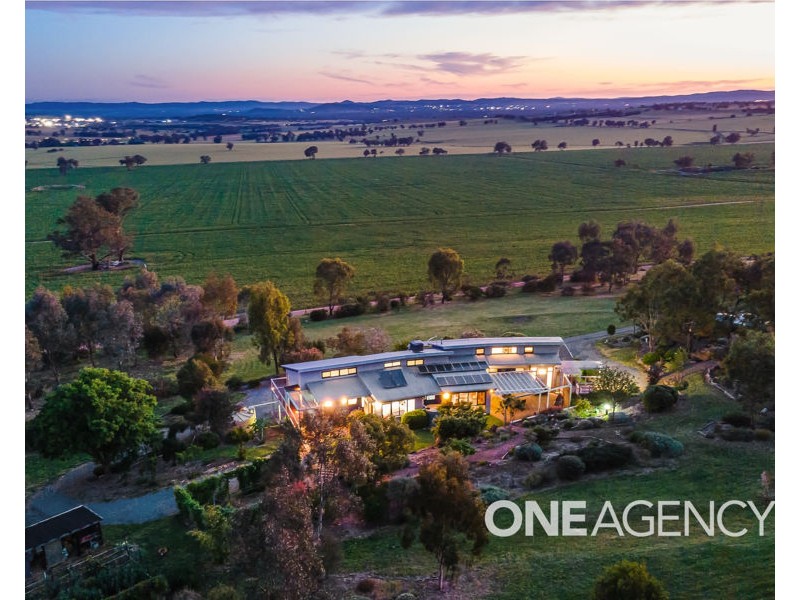 215 BRUCEDALE DRIVE, Brucedale NSW 2650