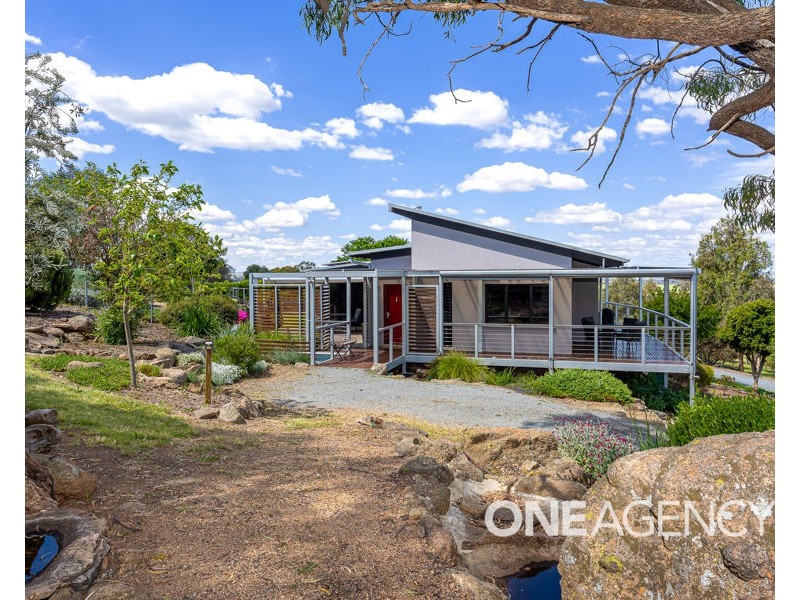 215 BRUCEDALE DRIVE, Brucedale NSW 2650