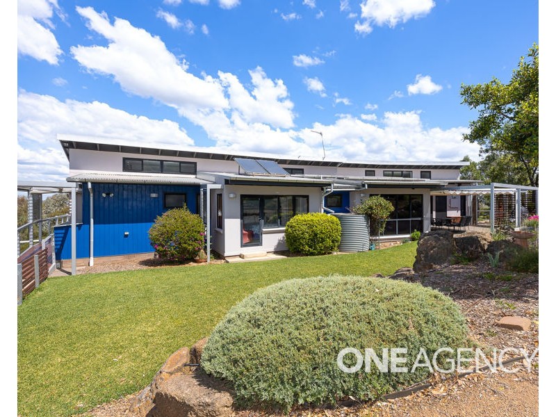 215 BRUCEDALE DRIVE, Brucedale NSW 2650