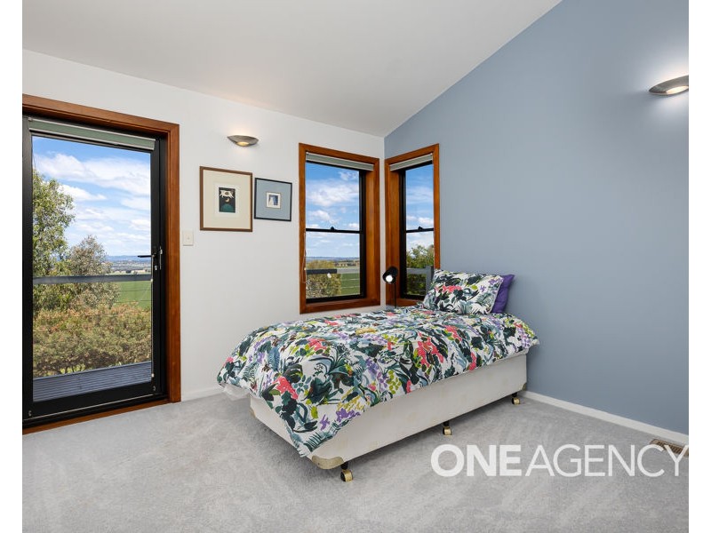 215 BRUCEDALE DRIVE, Brucedale NSW 2650