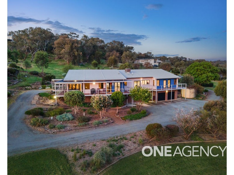 215 BRUCEDALE DRIVE, Brucedale NSW 2650