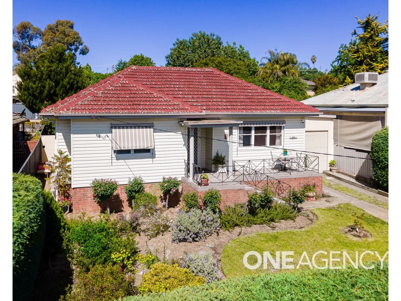 25 CROAKER STREET, Turvey Park NSW 2650