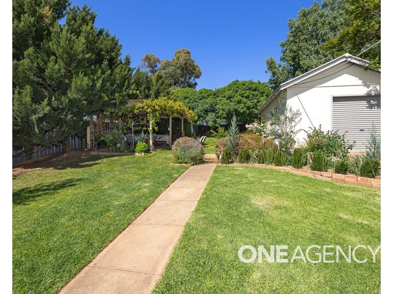 25 CROAKER STREET, Turvey Park NSW 2650