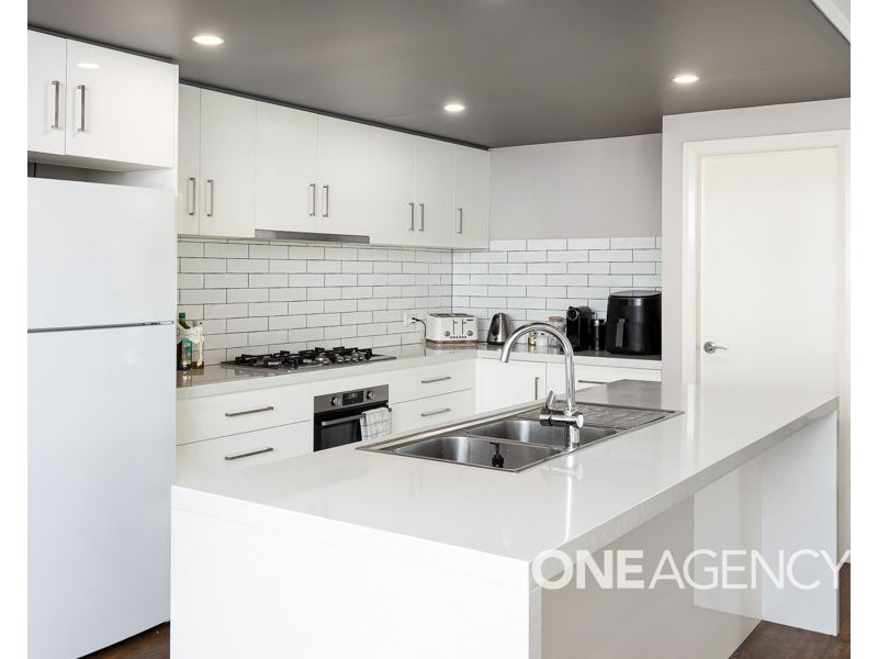 11 CHANG AVENUE, Lloyd NSW 2650