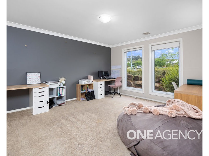 11 CHANG AVENUE, Lloyd NSW 2650
