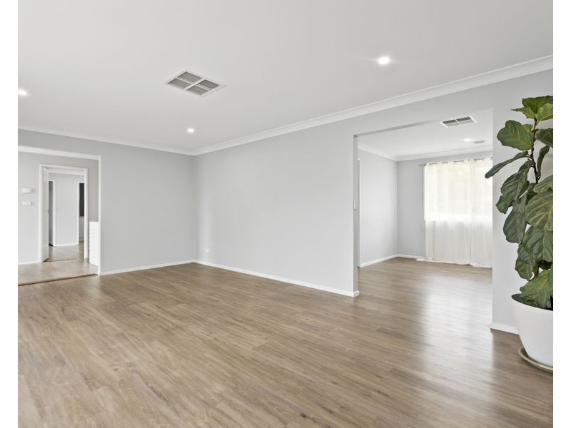 27 MISSOURI AVENUE, Tolland NSW 2650