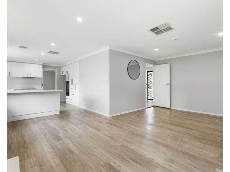 27 MISSOURI AVENUE, Tolland NSW 2650