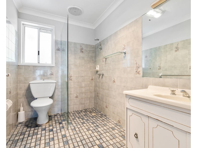 27 MISSOURI AVENUE, Tolland NSW 2650