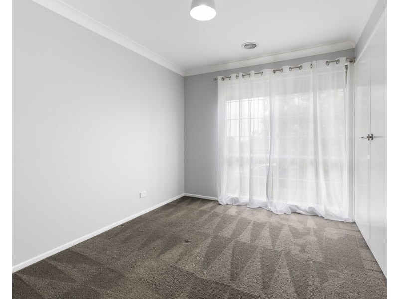 27 MISSOURI AVENUE, Tolland NSW 2650