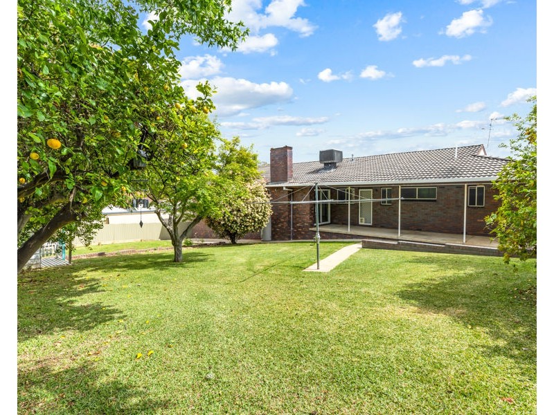 27 MISSOURI AVENUE, Tolland NSW 2650