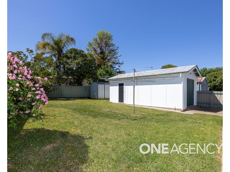 15 GOWRIE PARADE, Mount Austin NSW 2650