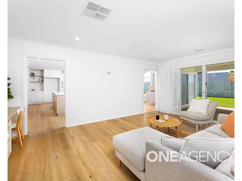 21 BENNELONG CRESCENT, Lloyd NSW 2650