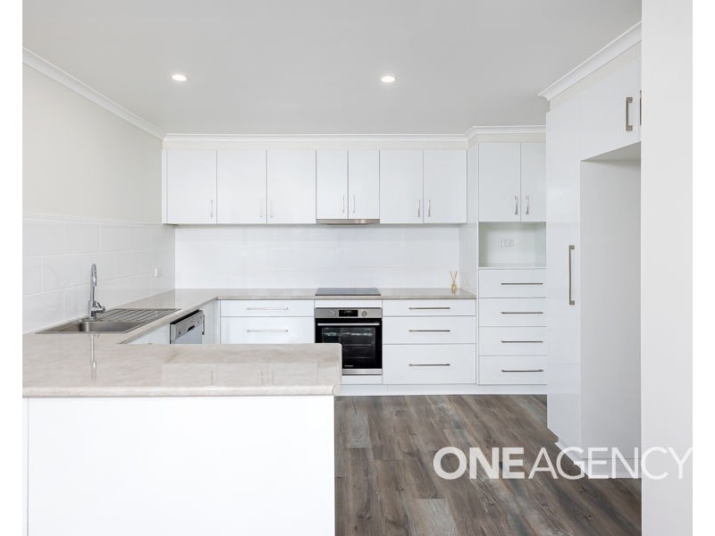 12 ROOSEVELT AVENUE, Tolland NSW 2650