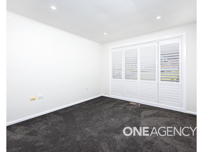 12 ROOSEVELT AVENUE, Tolland NSW 2650