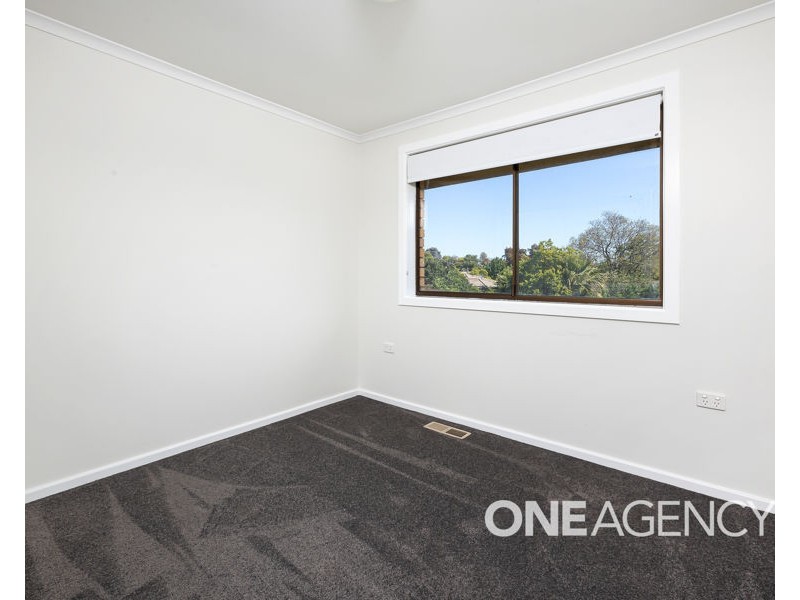 12 ROOSEVELT AVENUE, Tolland NSW 2650