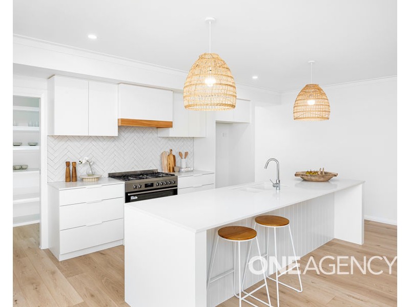 18 BONDI CRESCENT, Gobbagombalin NSW 2650