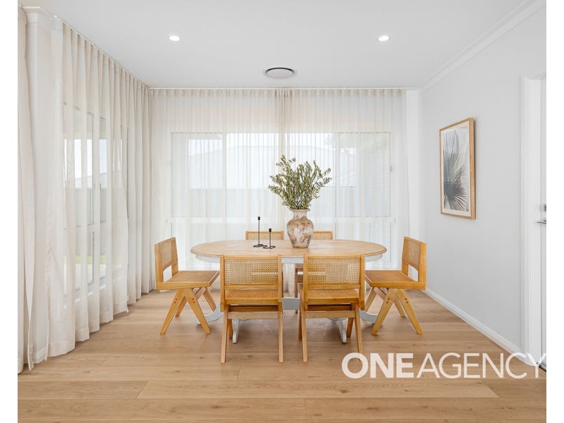 18 BONDI CRESCENT, Gobbagombalin NSW 2650