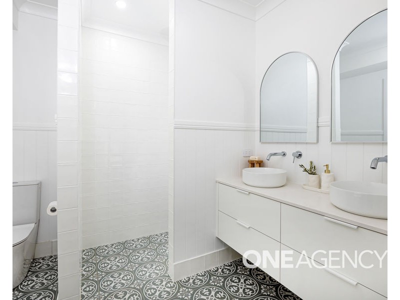 18 BONDI CRESCENT, Gobbagombalin NSW 2650