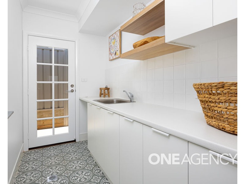 18 BONDI CRESCENT, Gobbagombalin NSW 2650