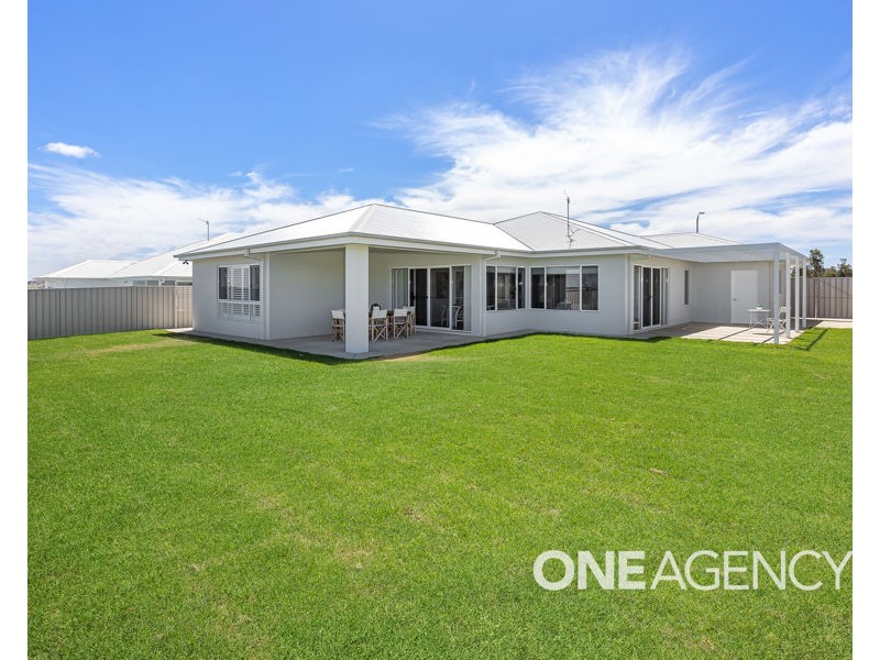 108 VALENCIA DRIVE, Gobbagombalin NSW 2650