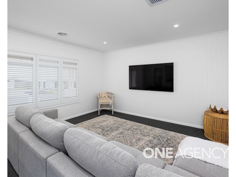 12 VALENCIA DRIVE, Gobbagombalin NSW 2650