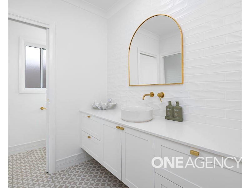 12 VALENCIA DRIVE, Gobbagombalin NSW 2650