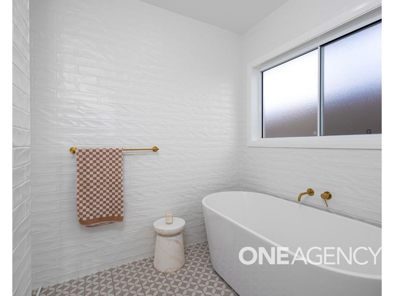 12 VALENCIA DRIVE, Gobbagombalin NSW 2650