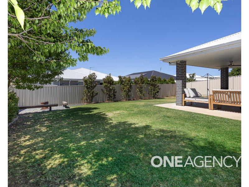 24 MUGGA STREET, Gobbagombalin NSW 2650