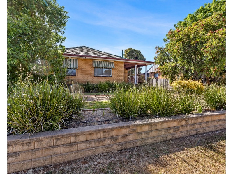 21 NIXON CRESCENT, Tolland NSW 2650