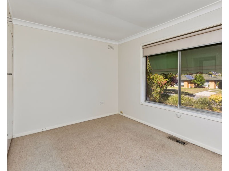 21 NIXON CRESCENT, Tolland NSW 2650