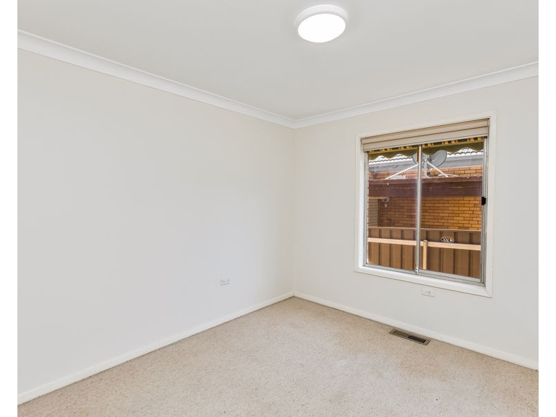 21 NIXON CRESCENT, Tolland NSW 2650