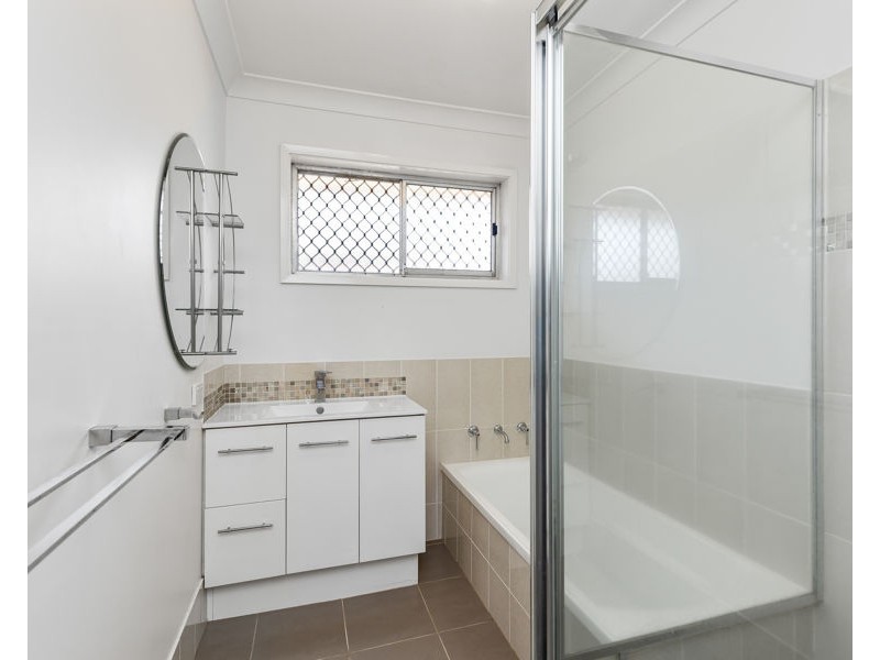 21 NIXON CRESCENT, Tolland NSW 2650