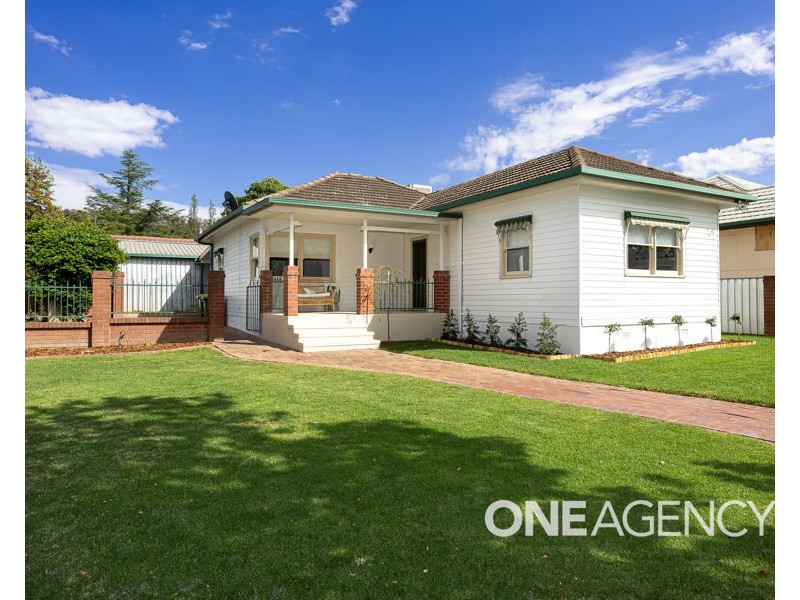 2/142 GROVE STREET, Kooringal NSW 2650