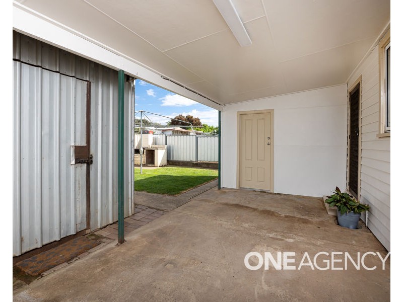 2/142 GROVE STREET, Kooringal NSW 2650