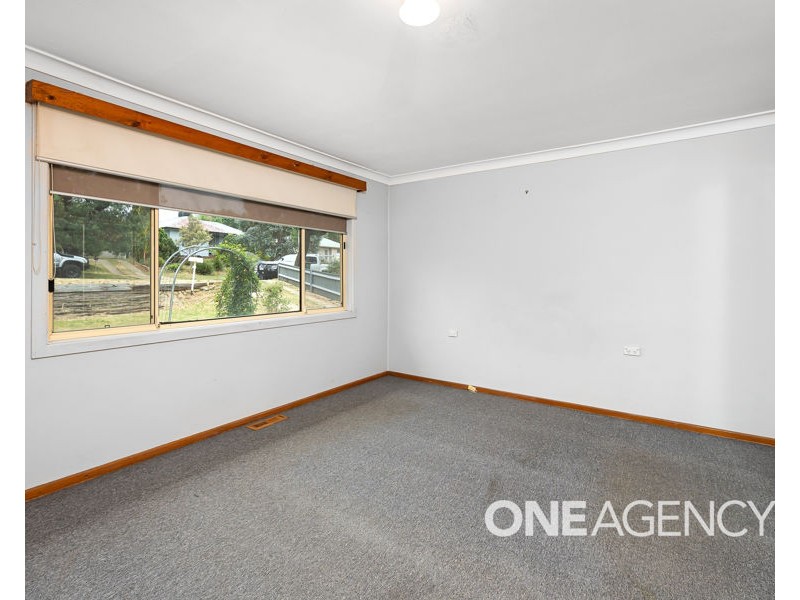 14 CONDON AVENUE, Mount Austin NSW 2650