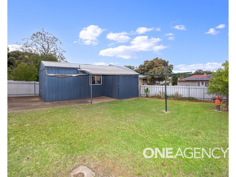 14 CONDON AVENUE, Mount Austin NSW 2650