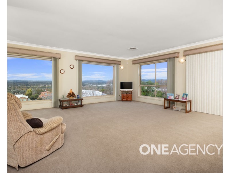 39 HENWOOD AVENUE, Kooringal NSW 2650