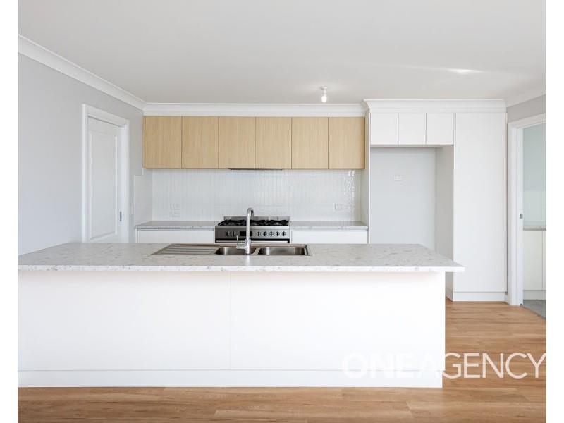 4 ASTLEY CLOSE, Lloyd NSW 2650