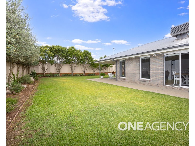 53 BARMEDMAN AVENUE, Gobbagombalin NSW 2650