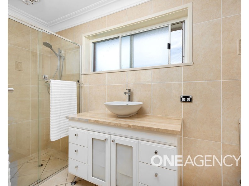 12 TAUPO DRIVE, Lake Albert NSW 2650