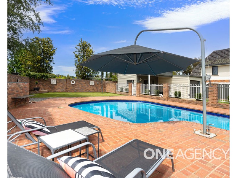 12 TAUPO DRIVE, Lake Albert NSW 2650