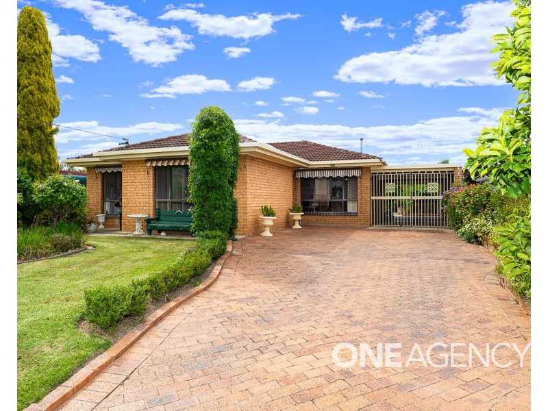 11 VESTEY STREET, Wagga Wagga NSW 2650