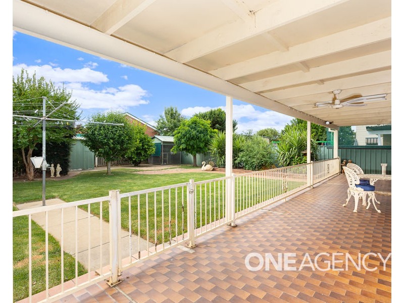 11 VESTEY STREET, Wagga Wagga NSW 2650