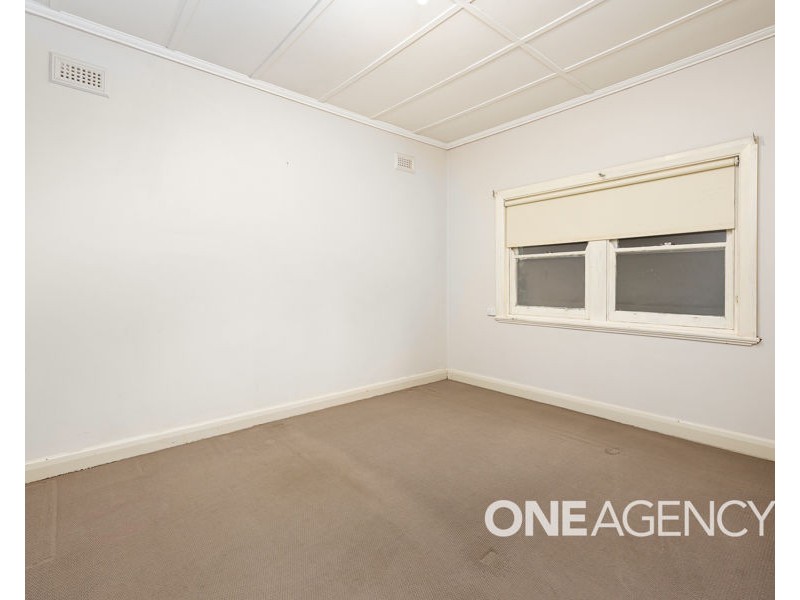4 ATHOL STREET, Turvey Park NSW 2650