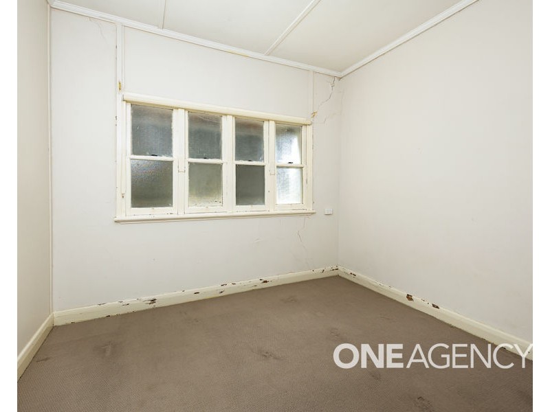 4 ATHOL STREET, Turvey Park NSW 2650