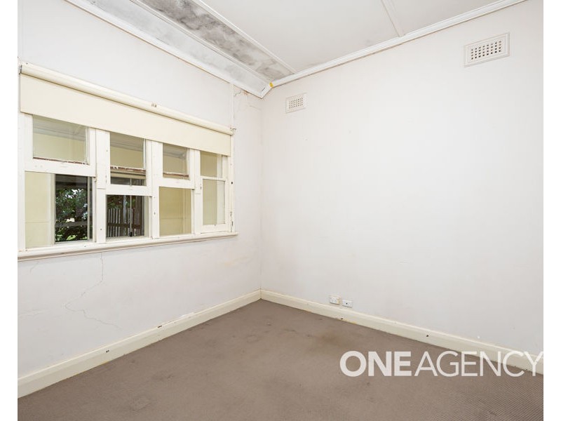 4 ATHOL STREET, Turvey Park NSW 2650