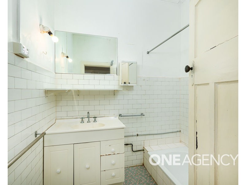 4 ATHOL STREET, Turvey Park NSW 2650