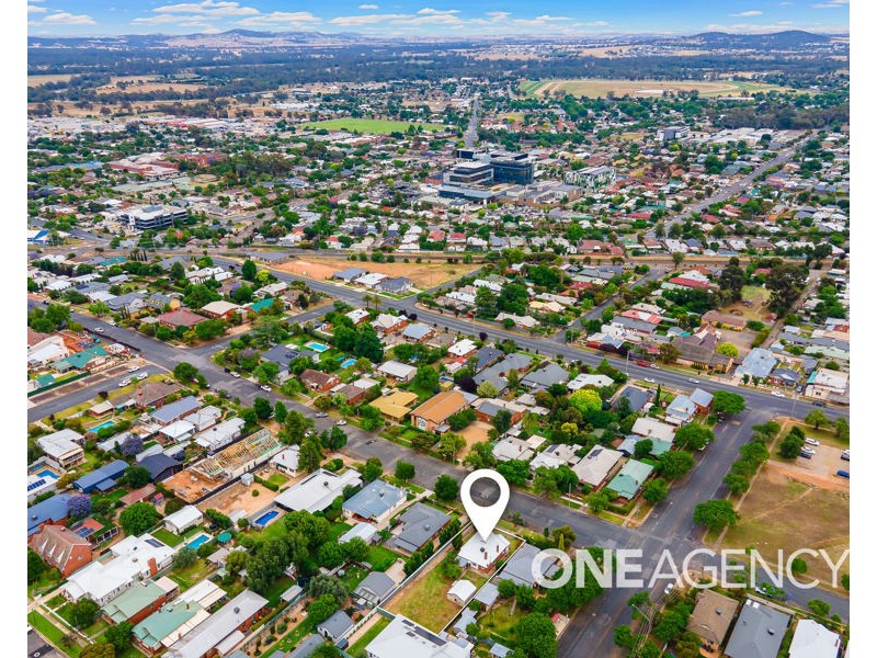 4 ATHOL STREET, Turvey Park NSW 2650