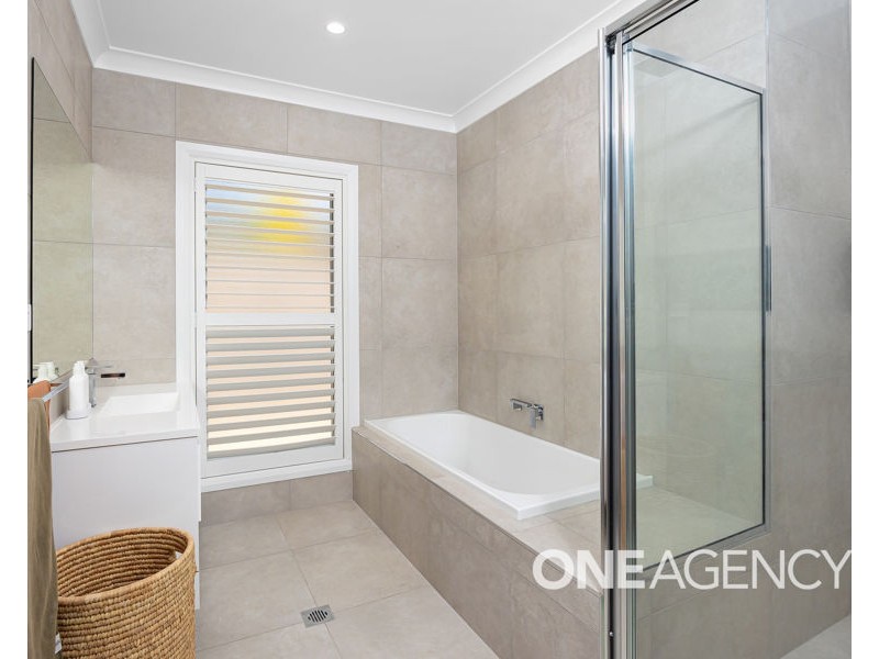 15 WATERHOUSE AVENUE, Lloyd NSW 2650
